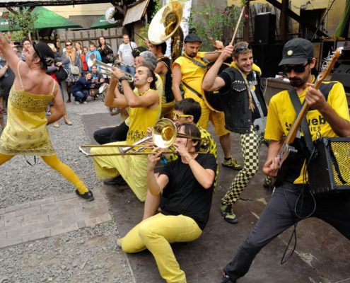 Gaderne er vores Danmarks Internationale Gadeteaterfestival Valby